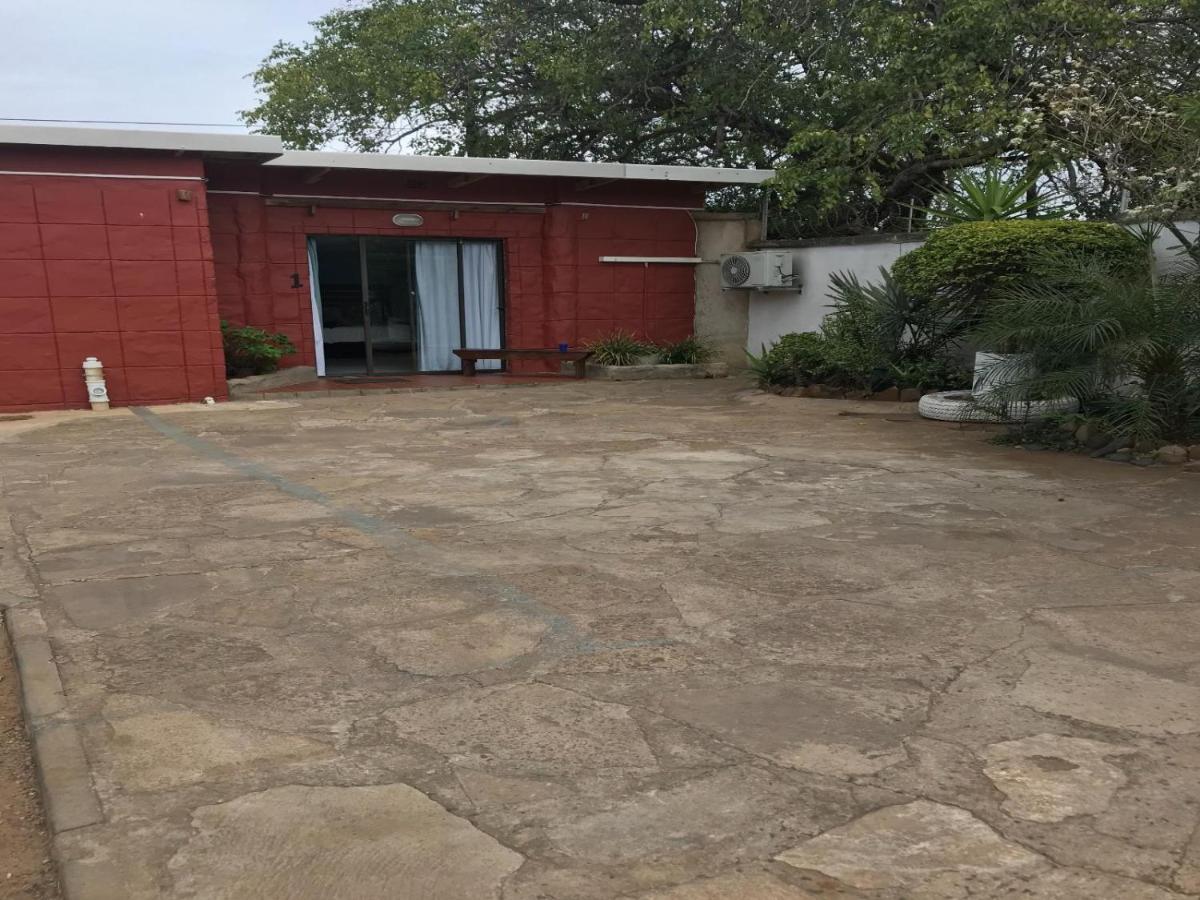 Jozini Guesthouse Exterior photo